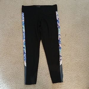 Victoria Secret PINK ultimate crop leggings